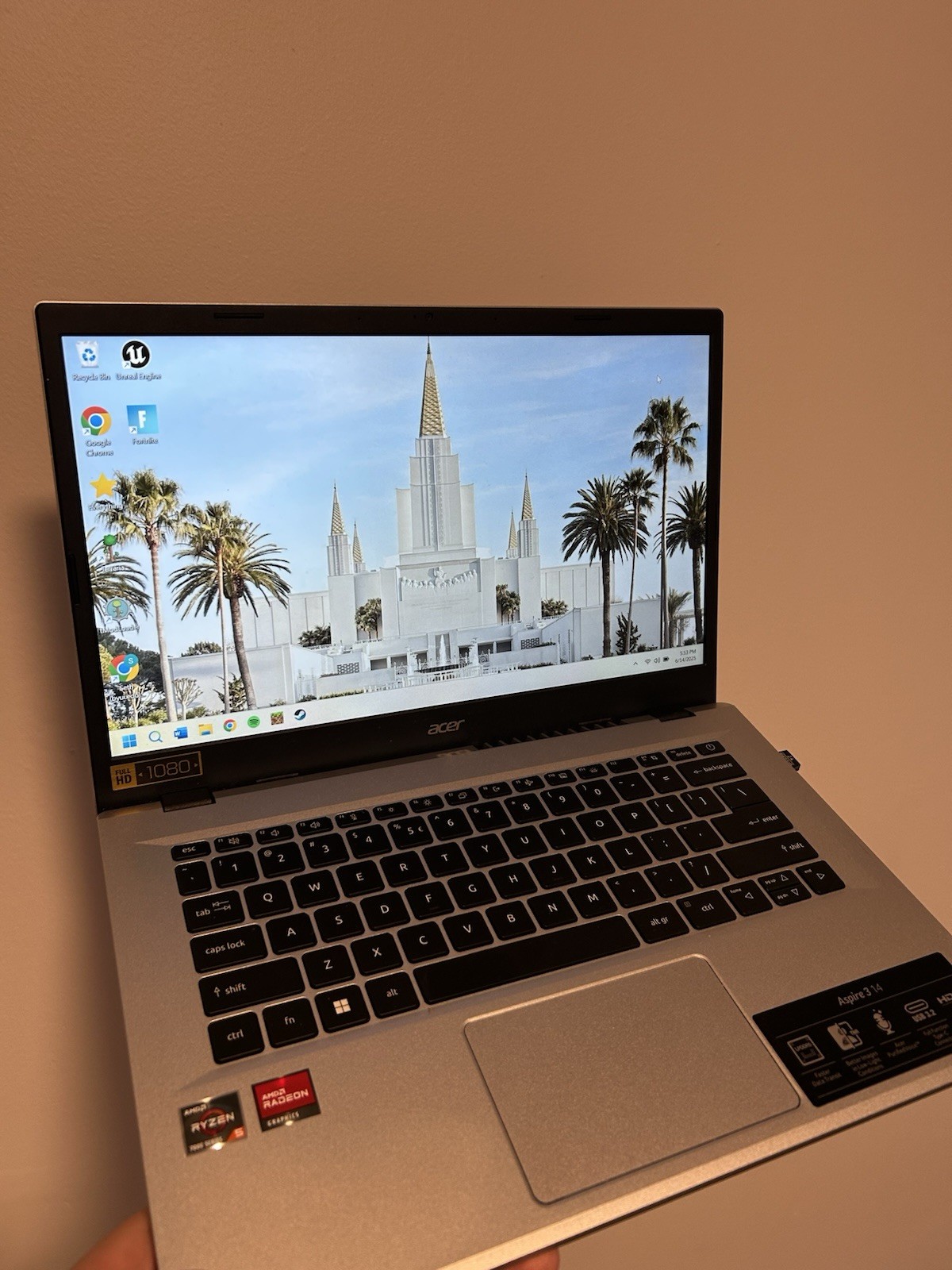 Acer Aspire 3 14-Inch FHD Laptop with AMD Ryzen 5 7520U and 512GB SSD in Pure Silver-image