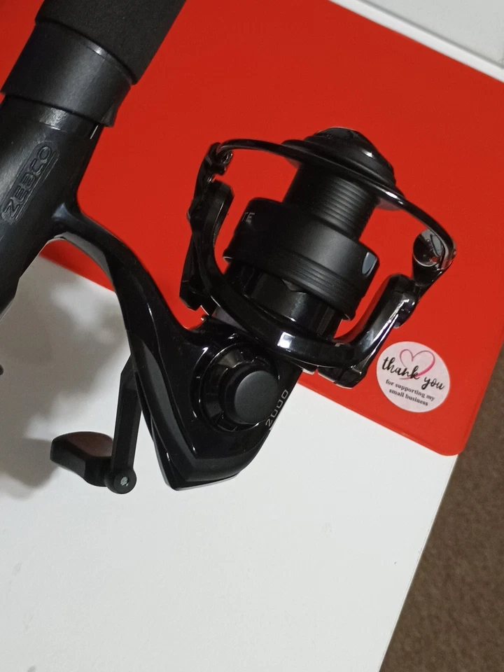 Nueva caña de pescar giratoria Zebco Annihilator 7' mediana 10-20 lb y carrete 13 código blanco Foto 4 de 4