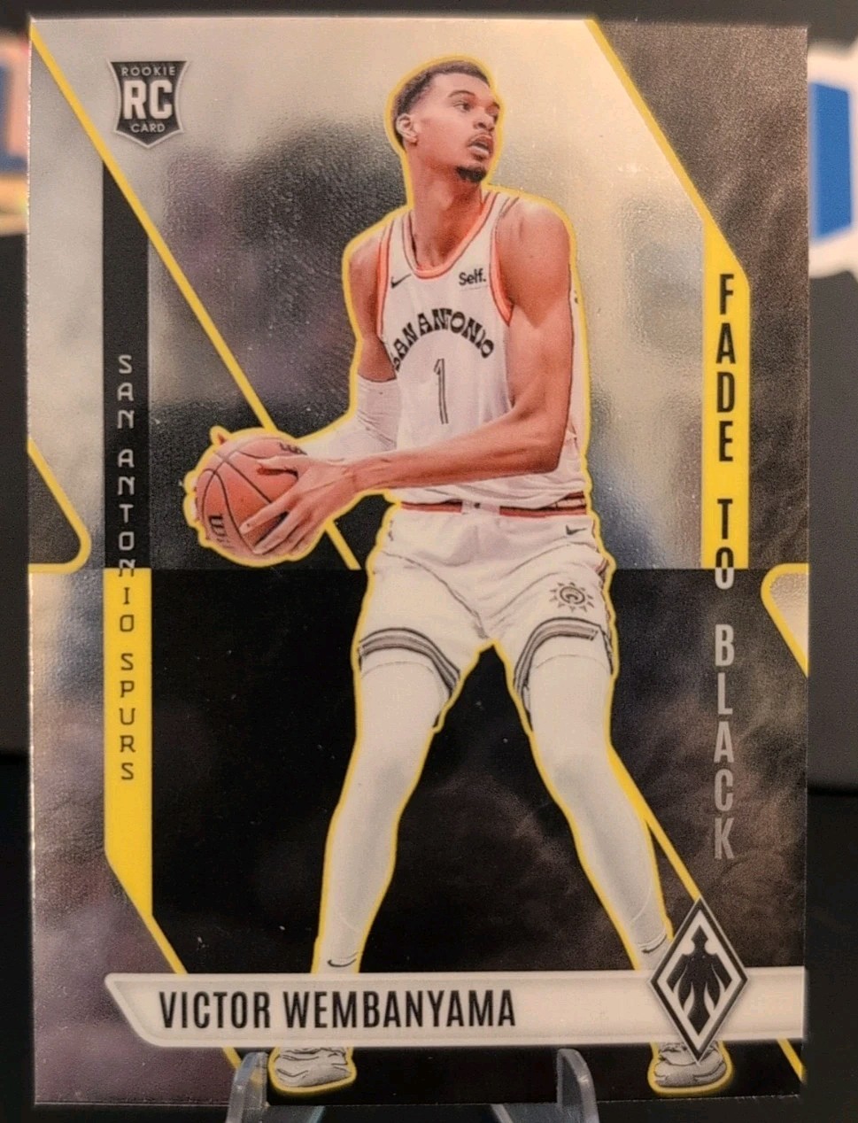 2023-24 Panini Phoenix - Fade to Black Victor Wembanyama #11 (RC)