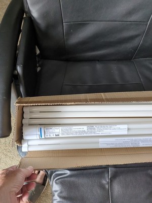 Philips 532911 16.5W 840 LED 4-Pin Bulb 2pc  New 10 Bulbs In A Case