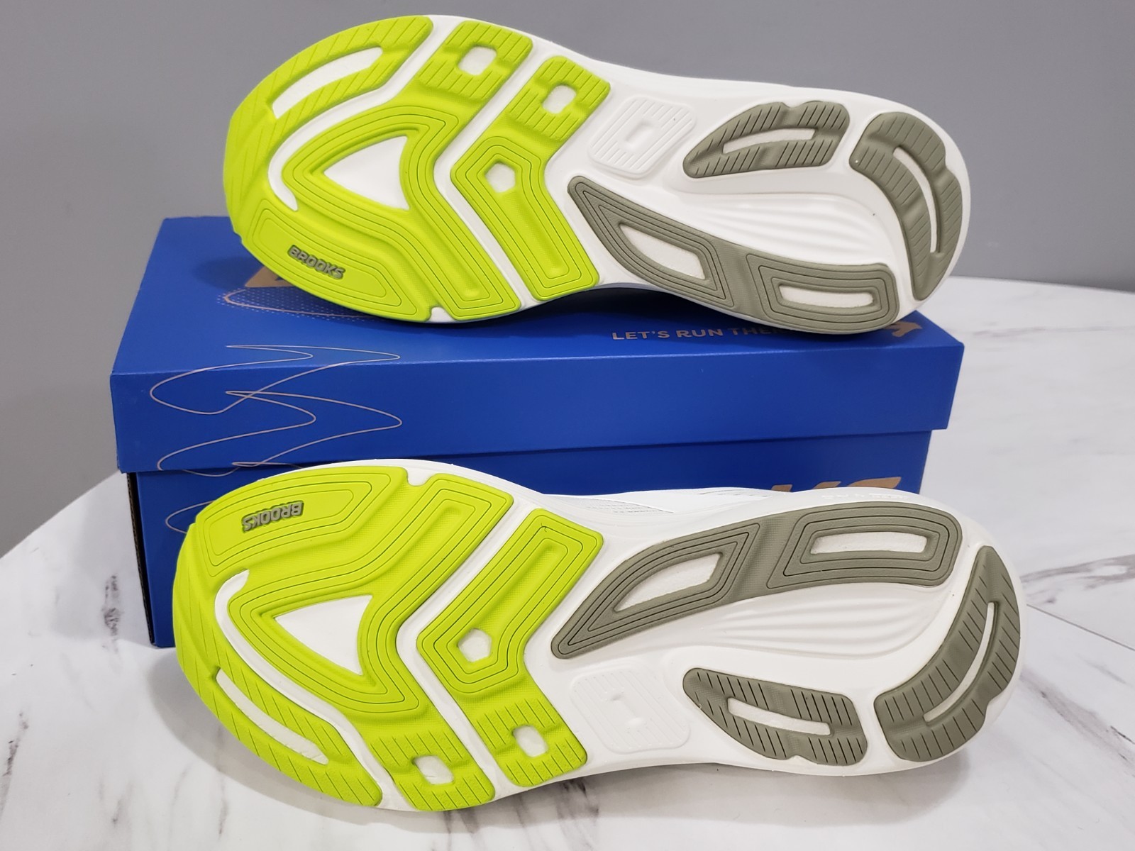 NEW SIZE 10.5 - Brooks Revel 8 Men Running Shoe Sneakers Coconut Tea Acid Lime thumbnail 5