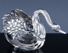 V.PRETTY VINTAGE BIRKS STERLING SILVER & CUT CRYSTAL SWAN FORM SALT CELLAR BOWL