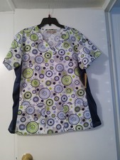 Women  s Green Town Geometric Scrub Top Side Panels Size Extra Large. NWT.