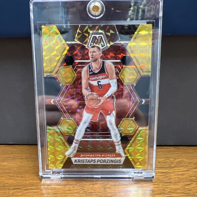 2020-21 Panini Mosaic Kristaps Porzingis Black Gold # 8/8 Mosaic Prizm