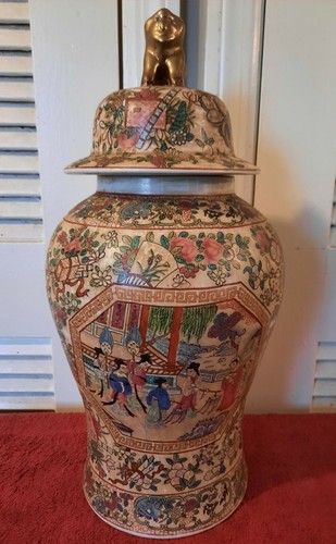 Beautiful Super Large Vintage Chinese Vase With Lidded Figurine