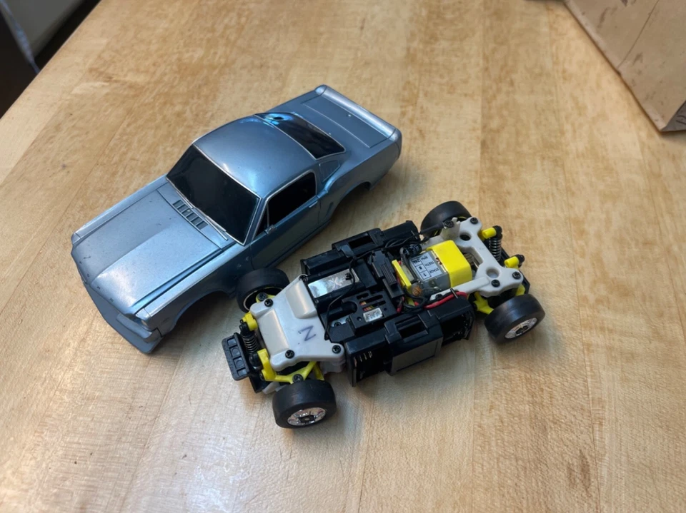 Xmods 1965 Ford Mustang 1/28 scale model rc - Image 3 of 3