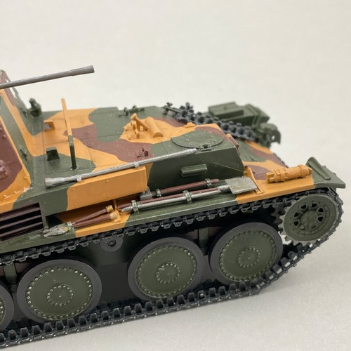 Built 1/35 Scale German Tank Sd.Kfz. 140 Gepard Flakpanzer 38 (t), World War II - Picture 13 of 16
