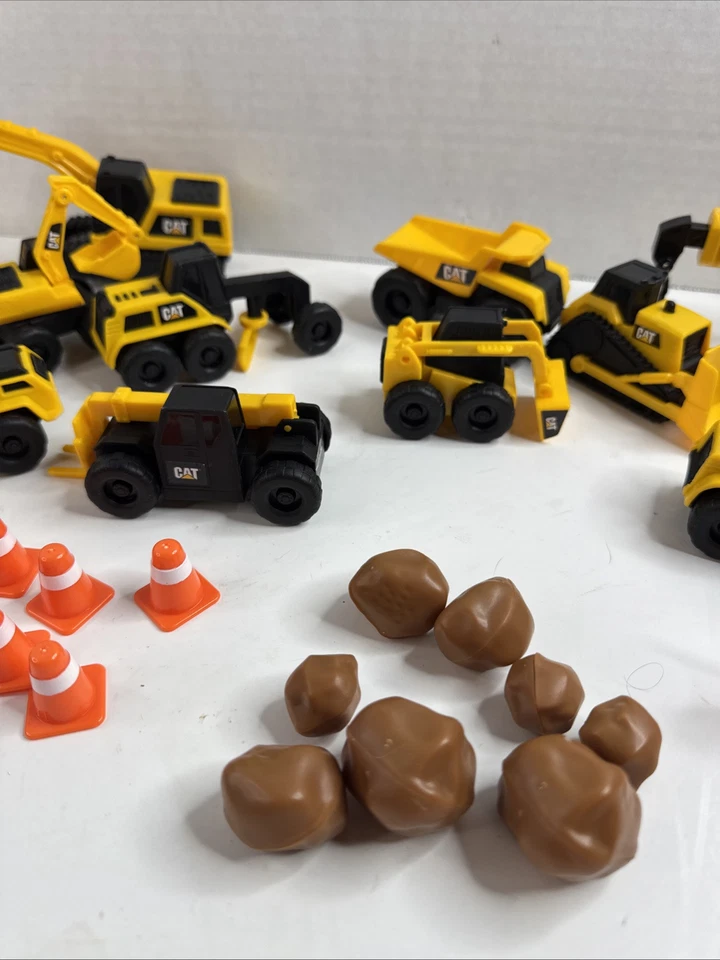 Lot of 12 Plastic Cat Construction Trucks Dump Truck Dozer With Accessories - Image 4 of 4