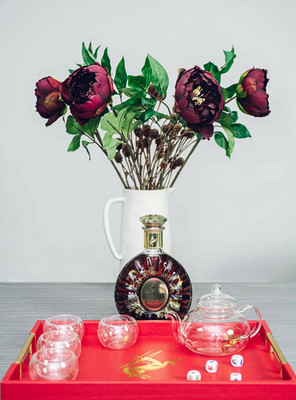 Rémy Martin Cognac Fine Champagne Red Case Set w/ Glass Teapot & 4 Cups, LIMITED