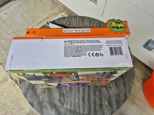 McFarlane DC Retro Batman '66 Batcycle with Side Car Villain's Lair Damaged Box - Picture 7 of 8