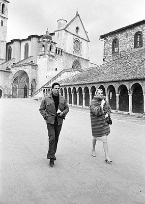 Raf Vallone with German actress Marlene Dietrich walking in the to- Old Photo 2