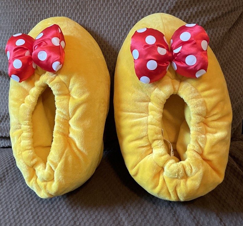 Disney Parks Original Authentic Minnie Mouse Plush Slippers 