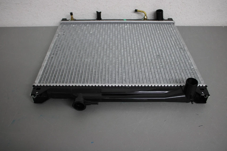 1996 1997 1998 SUZUKI SIDEKICK FRONT RADIATOR 1.8L Foto 3 de 4