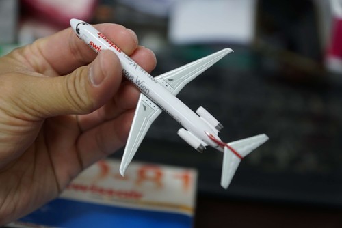 1:400 SWISSAIR MD-81 HB-IND DRAGON - Picture 3 of 4