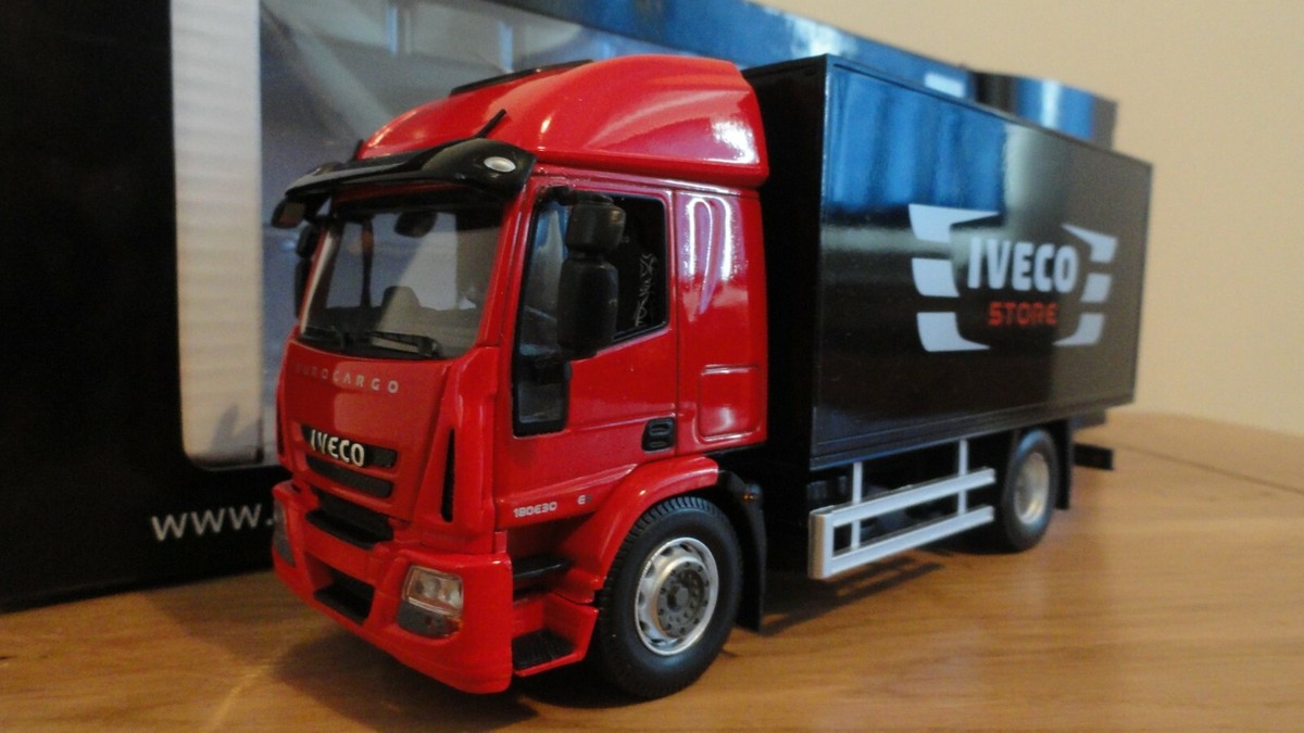 IVECO TURBO DAILY CARABINIERI POLICE 1992 DEAGOSTINI 1:43 de reference