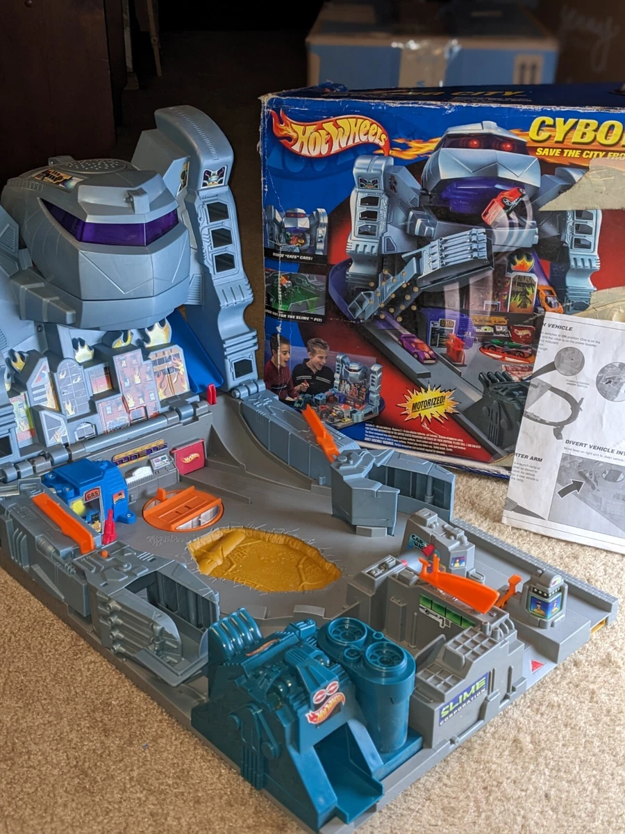 Hot wheels store cyborg city