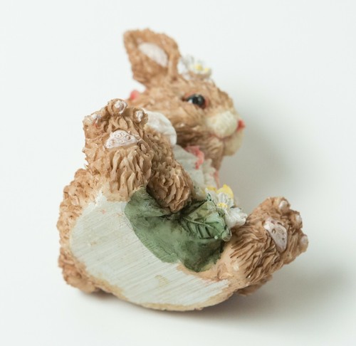 Osterhase Figur flauschiges Mädchen Hase Blumen sitzend weiß Bluse klein süß - Bild 5 von 6