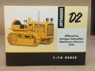 SpecCast Caterpillar D2 Track-Type Tractor 1/16 2003 Toy Truck'n Construction