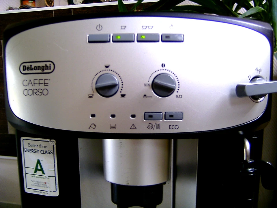 DeLonghi Magnifica ESAM 2800SB EX1 Generalüberholt, 12 Monate Gewährleistung - Bild 2 von 4