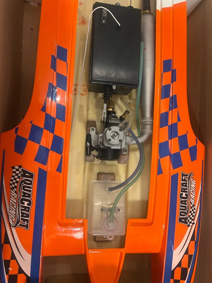 Vintage  Aquacraft Miss Vegas  U18 30 inch RC Boat Brand New RTR - Image 4 of 4