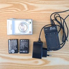 Fujifilm FinePix F10 Compact Digital Camera Vintage Model
