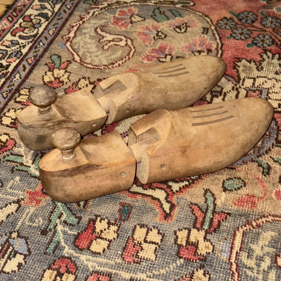 Par de zapatos grandes de madera con bisagras ventiladas vintage - estampados para hombre 10D Foto 4 de 4