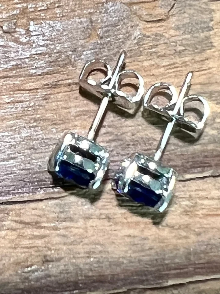 Обручальные серьги-гвоздики круглой огранки с натуральным синим сапфиром 4,00 карата 950 платина - Изображение 3 из 4