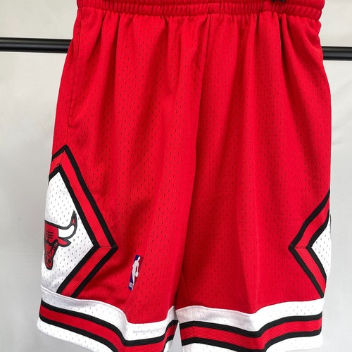 Mitchell & Ness Mens Red Swingman Road Chicago Bulls NBA Athletic Shorts Size S