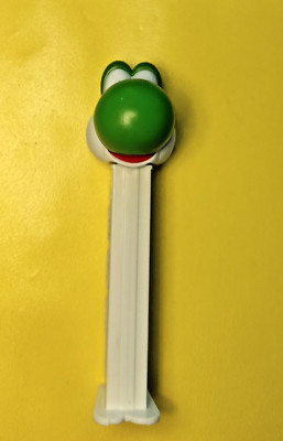 Yoshi White (Nintendo) - PEZ Candy Dispenser - 7.5 Patent - China - 2013