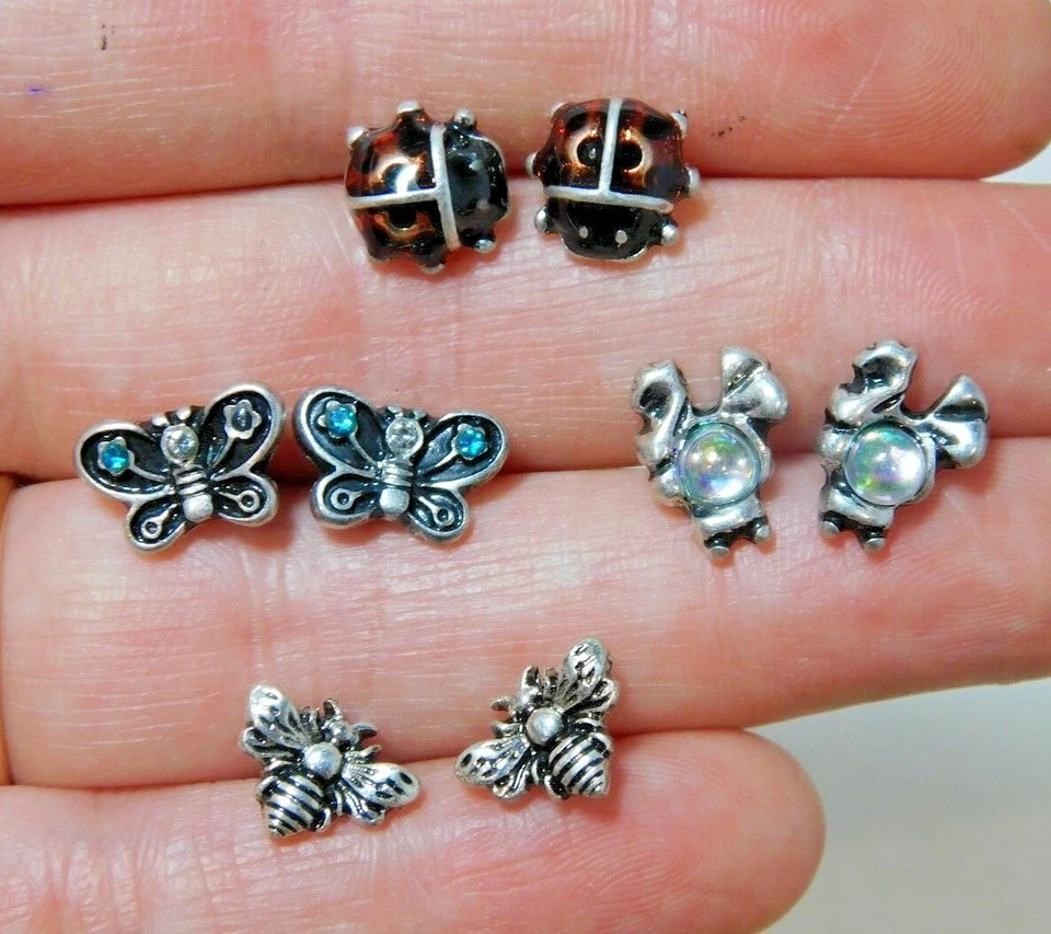 Nuovo Graziosa Farfalla Coccinella Ape Strass Color Argento a Lobo Orecchini 4 - Immagine 4 di 4