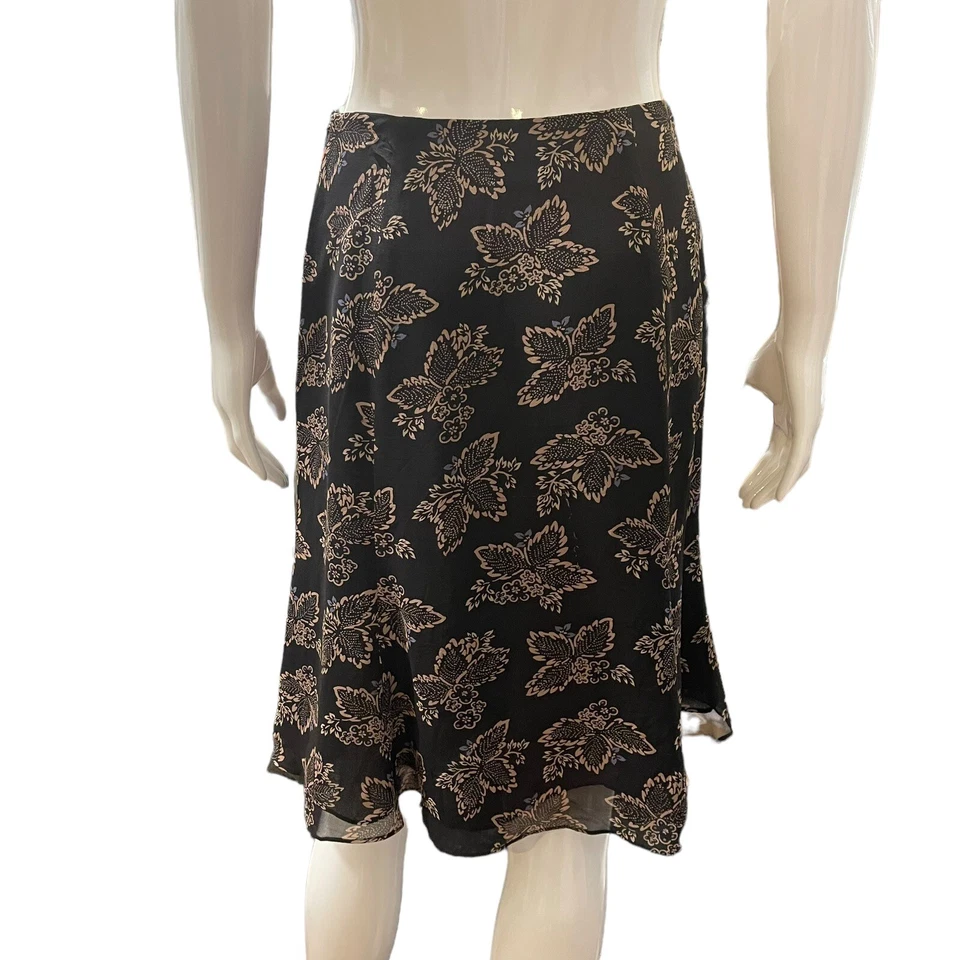 Ann Taylor LOFT Size 0 26 A-Line 100% Silk Skirt Black Floral Lined Side Zip - Image 4 of 4