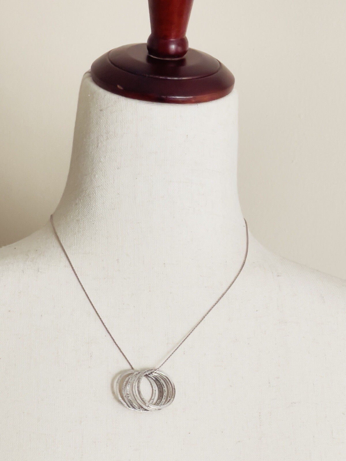 Silpada Sterling Silver Hammered Five Circles/Rin… - image 2