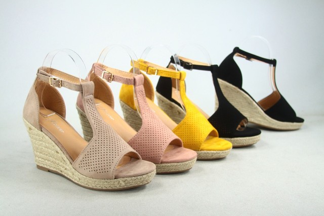 clarks wedge sandals size 5