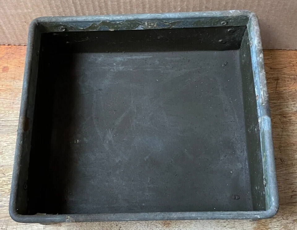 Vintage MILITARY STORAGE square box Fiberglass type green army 1964 - Image 3 of 4