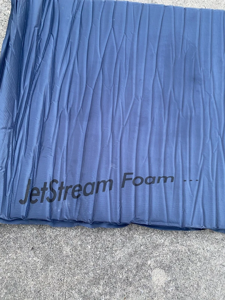 Alps Mountaineering Lightweight Series Air Pad Long 25”x77”x2” Self Inflating. - Image 2 of 4