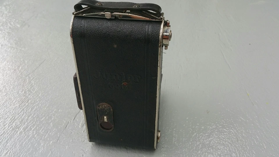 Appareil photo argentique à rouleaux Kodak Junior 620 Anastigmat 1:7,7 F = 10,5 cm - Photo 4/4