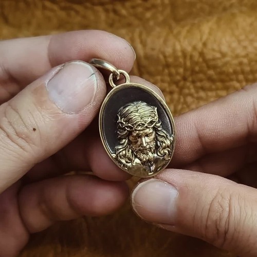 LINSION Solid Brass Suffering Jesus Christ Pendant Charms Belief Jewelry BR448A - Video 1 of 1