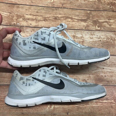 nike flat sneakers womens