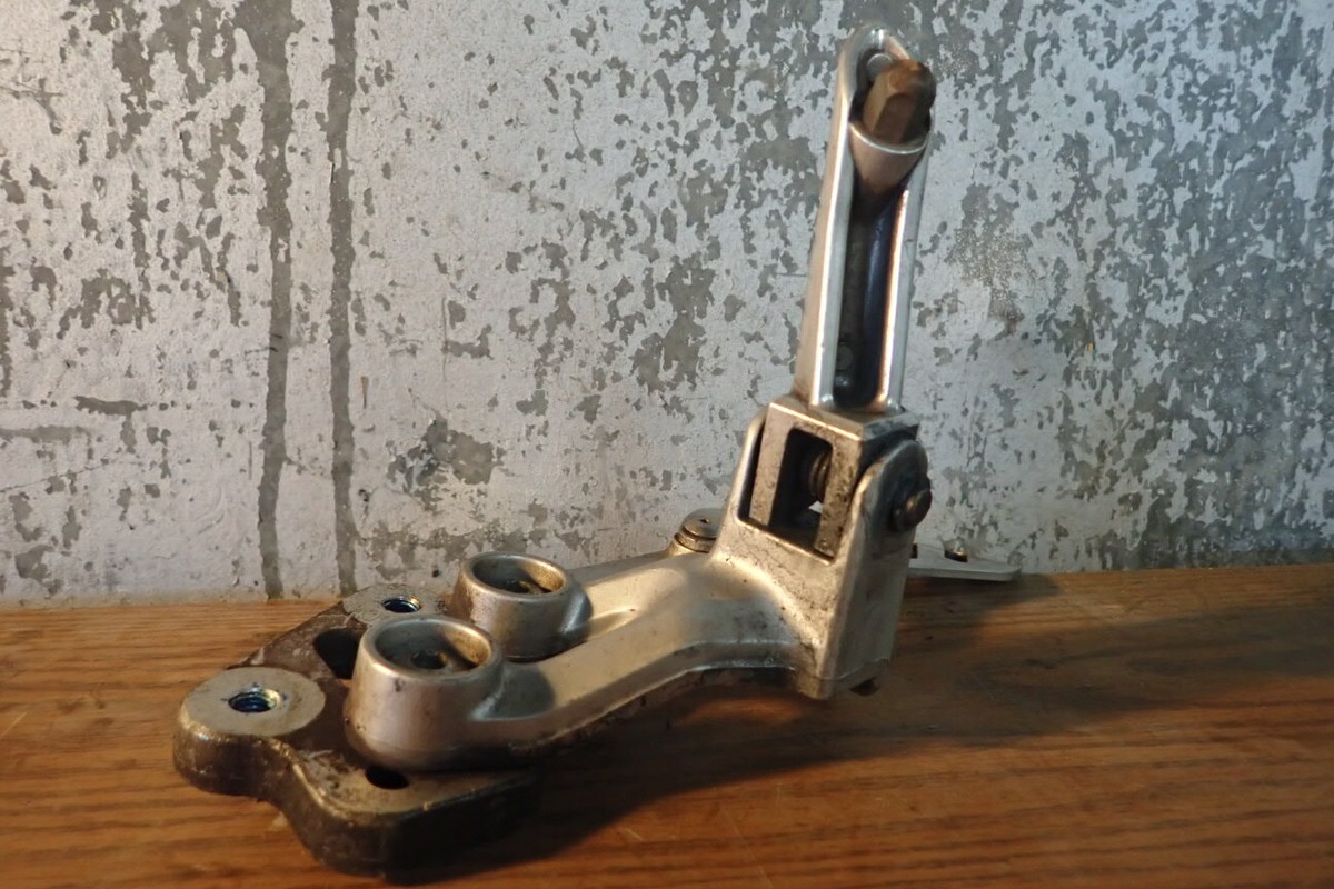 06-07 SUZUKI GSXR 600 750 REAR LEFT FOOT PEG 298998 | eBay