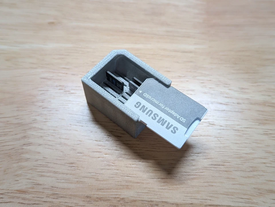 Estuche organizador con soporte para tarjetas Micro SD para 10 tarjetas con adaptador de tapa Foto 3 de 4