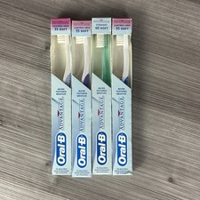 Vintage 1996 Oral-B ADVANTAGE 35 Soft Control Grip Toothbrush Lot of 4