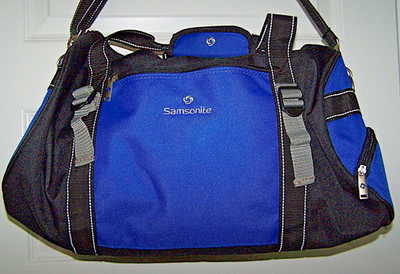 Samsonite 20x10x10 Sports/Gym Bag/Tote -Separate Shoe Section- Blue/Black Nylon