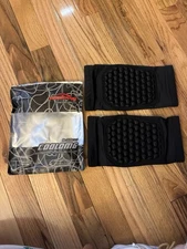 COOLOMG Youth Adult Basketball Knee Pads Small, Padded, 1Pair
