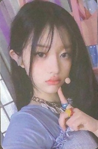 ILLIT SUPER REAL ME KTOWN4U M2 DEDUT SHOWCASE OFFCIAL PHOTO CARD - Picture 3 of 6