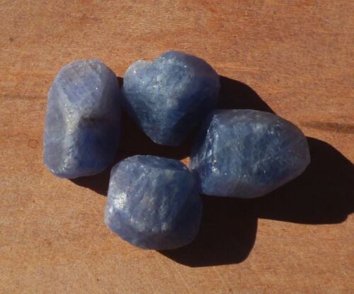Saphir corindon naturel brut et cristallisé, lot de 4 = 43 carats Madagascar - Photo 1/6