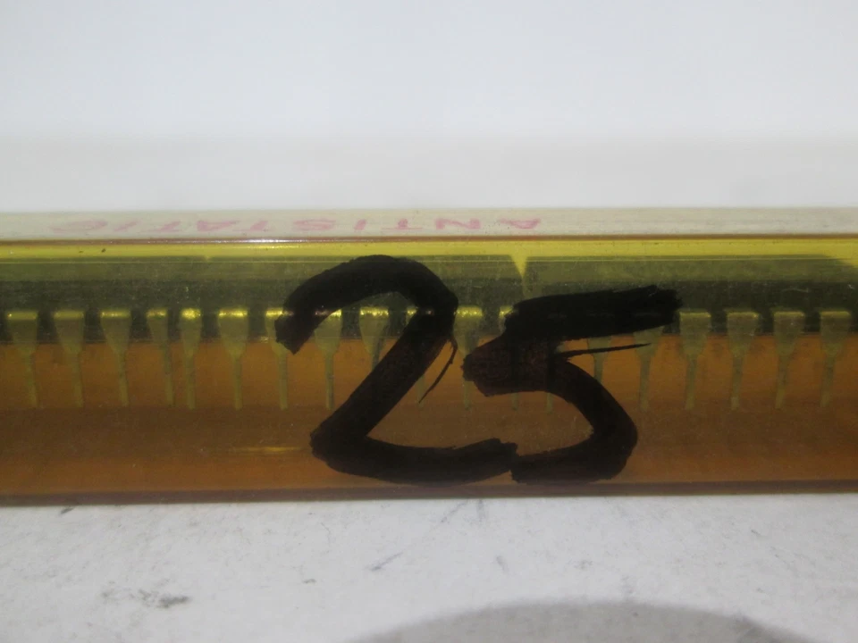 Signetics, 10141N, W8609, Circuito Integrado, Nuevo, Lote de 25 Foto 2 de 4