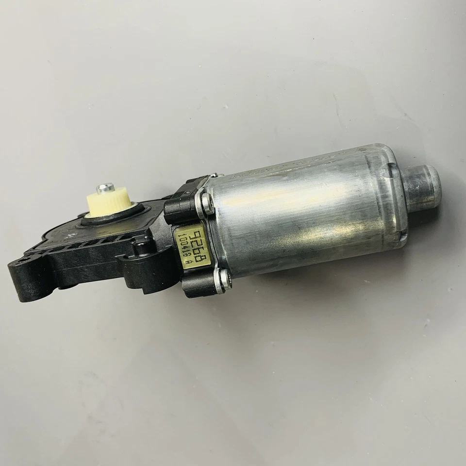 0130821726 Bosch motor de janela traseiro direito compatível com BMW E46 3 SERIES 323 325 328 330 - Imagem 2 de 4