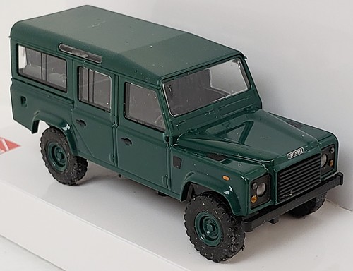 Busch NEW HO 1/87 Scale Queen Elizabeth II Land Rover Defender in Green - Picture 2 of 6
