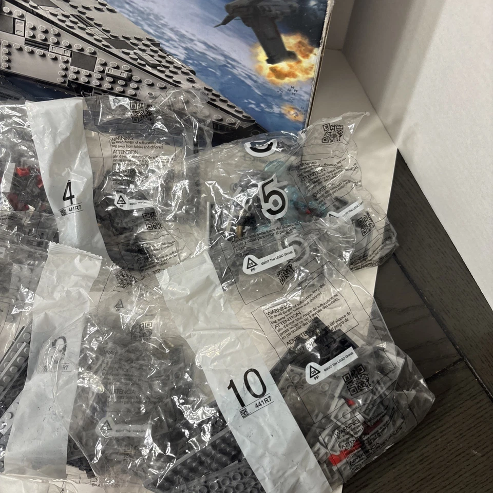READ LEGO Star Wars First Order Star Destroyer 75190 No Bag #1 No Manual All New - Image 4 of 4