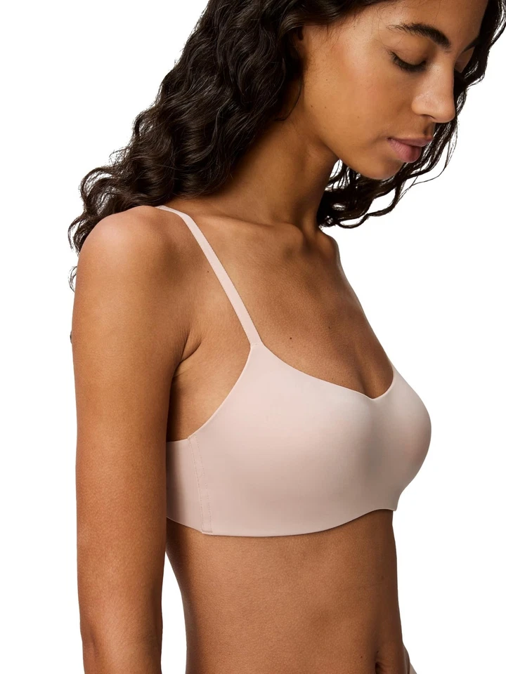 Sujetador Calvin Klein Liquid Touch ligeramente forrado Scoop Ne 36C Foto 4 de 4